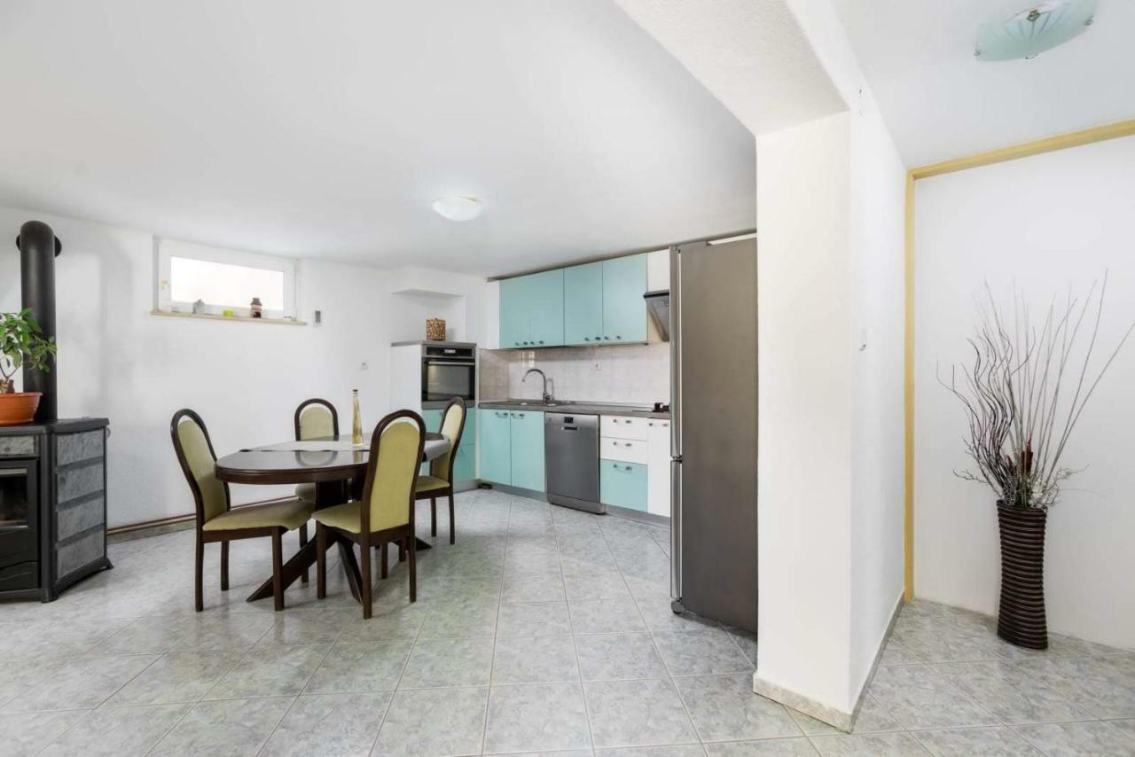 Tribalj Apartmani Vinko Tribunj-Sovlje מראה חיצוני תמונה