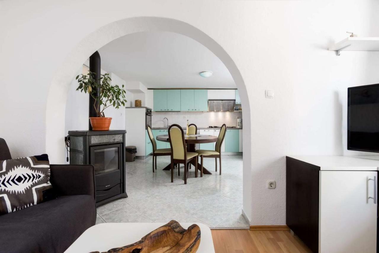 Tribalj Apartmani Vinko Tribunj-Sovlje מראה חיצוני תמונה