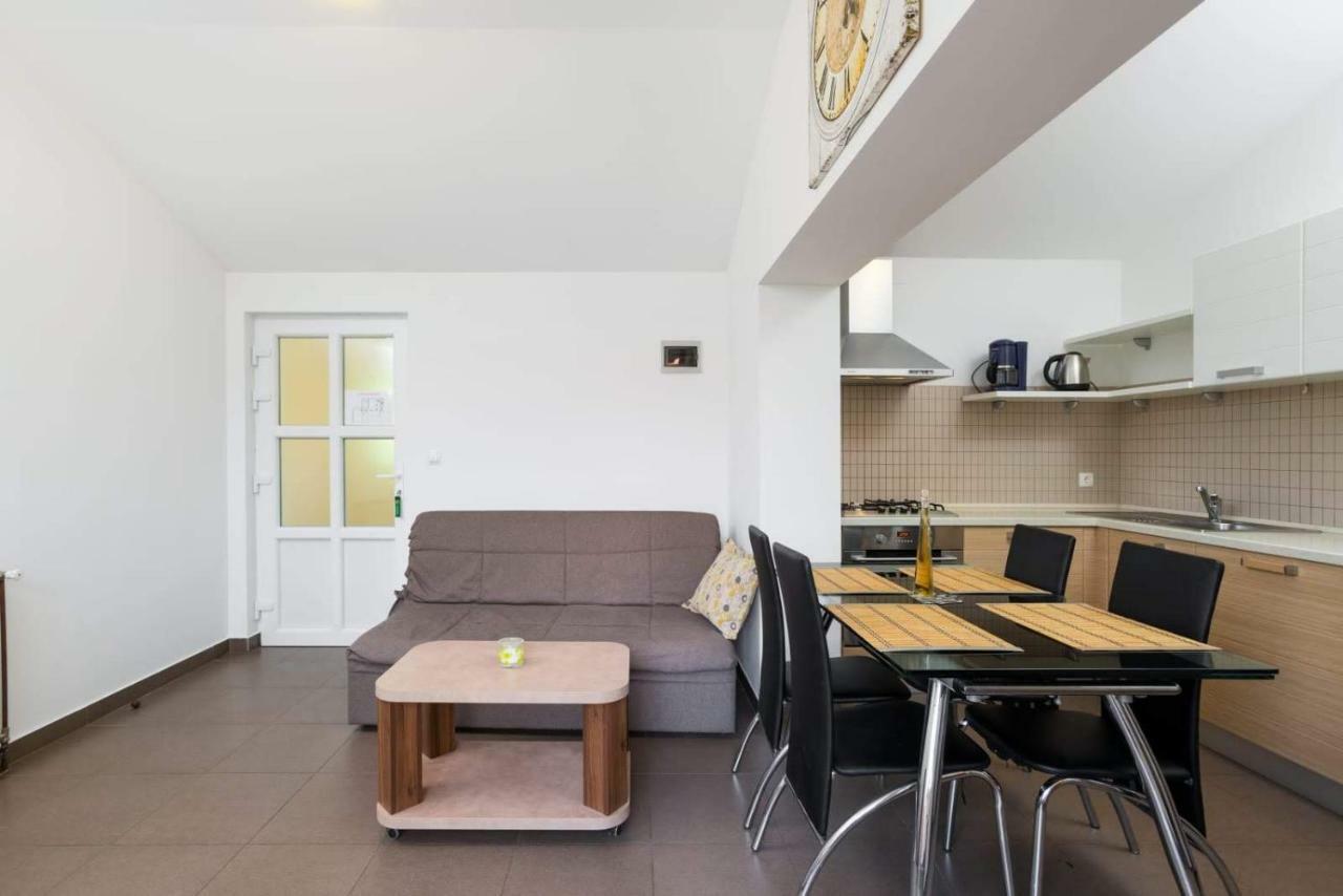 Tribalj Apartmani Vinko Tribunj-Sovlje מראה חיצוני תמונה